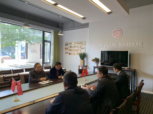 招贤纳士出新意 英才齐聚中洲红